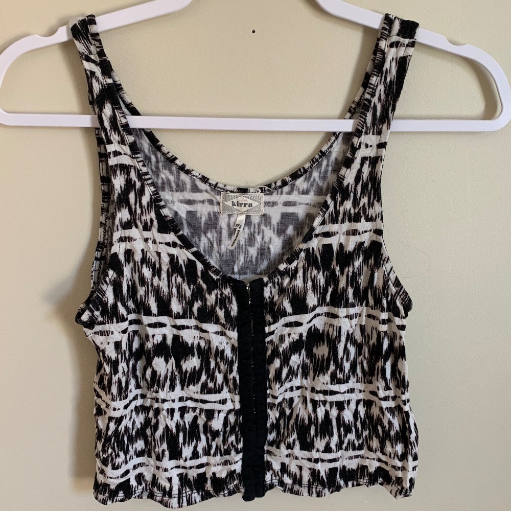 Kirra Black and White Patterned Crop Tank (XS)
